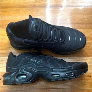 Nike Air Max Black Athletic Shoes